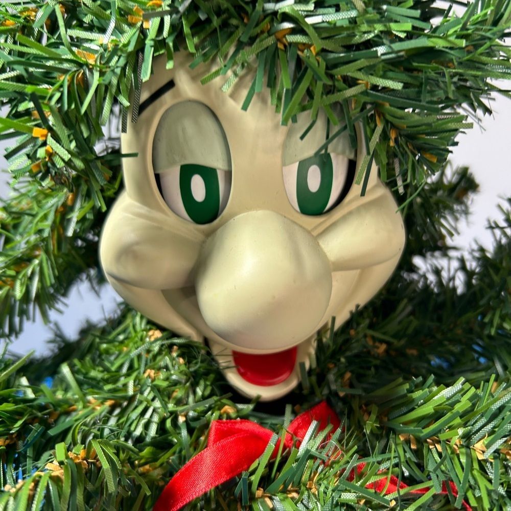 Talking Singing Christmas Tree Telco Pinecone Kid 1998 Telco Animated
-See Video - Picture 4 of 7